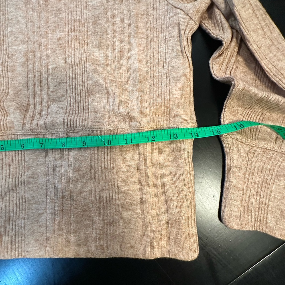 NWT B.O.G. Raquel Lightweight Ribbed Mock Neck Cropped Sweater | Tan | Small - Picture 5 of 8